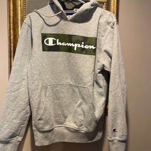 Men’s champion sweatshirt